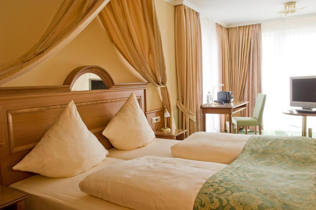 Moselstern Hotel Brixiade &Triton Кохем Стая снимка